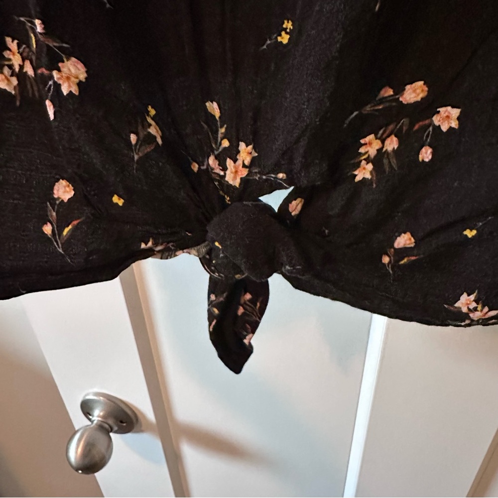 Buffalo David Bitton Black Floral Tie Front Blouse Short Sleeve Size XXL - Picture 5 of 9